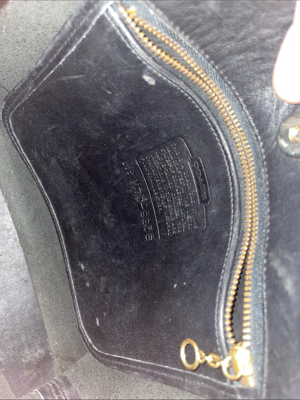 Vintage Coach Equestrian Slim Bucket 9806 Black Leather Shoulder Bag